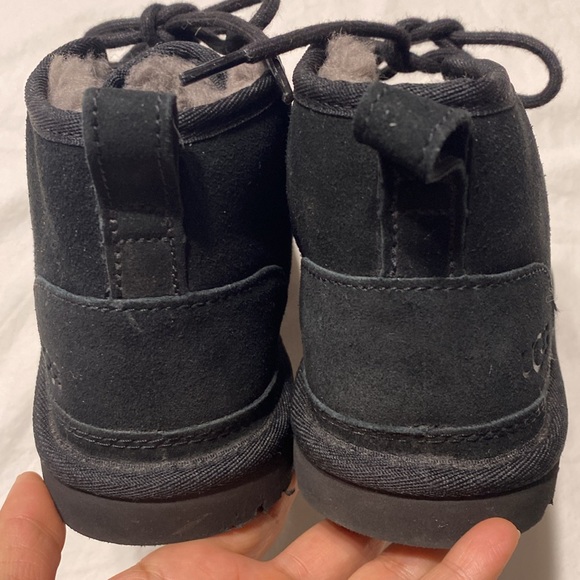 UGG Women’s Neumel Leather Chukka - Picture 4 of 10